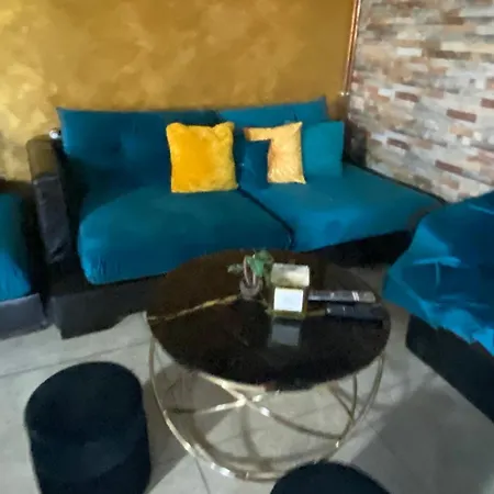 Golden House بيت للعطل *