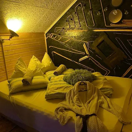 Golden House 펜션 *