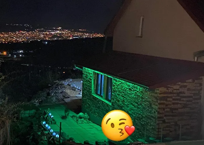 Сasa de vacaciones Golden House *