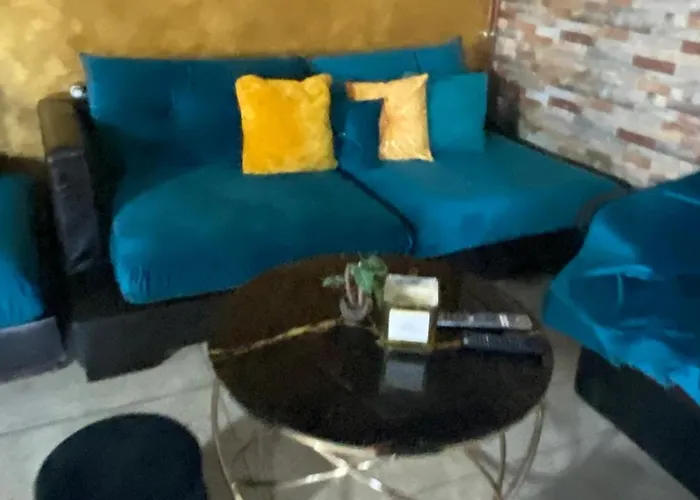 Golden House Hébergement de vacances *