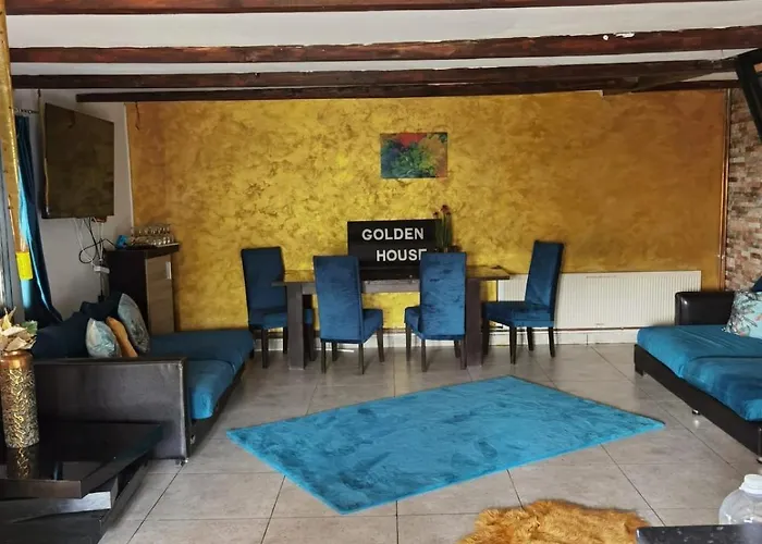 Сasa de vacaciones Golden House