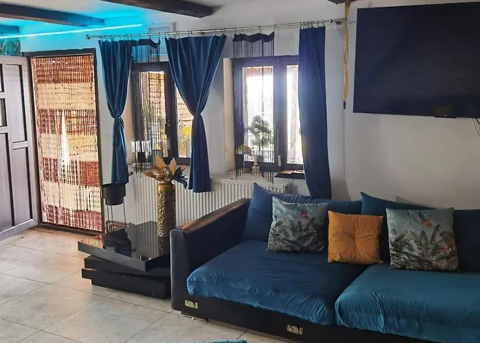 Golden House Hébergement de vacances *